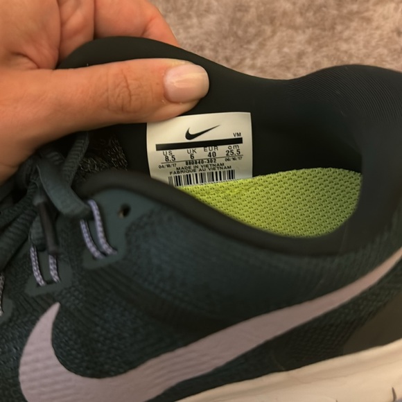 Women’s Nike Free Running Shoe Size 8.5 - Picture 3 of 4